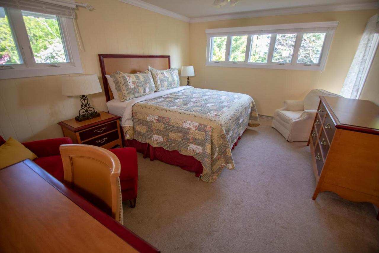 Coachlite Inn Sister Bay Esterno foto